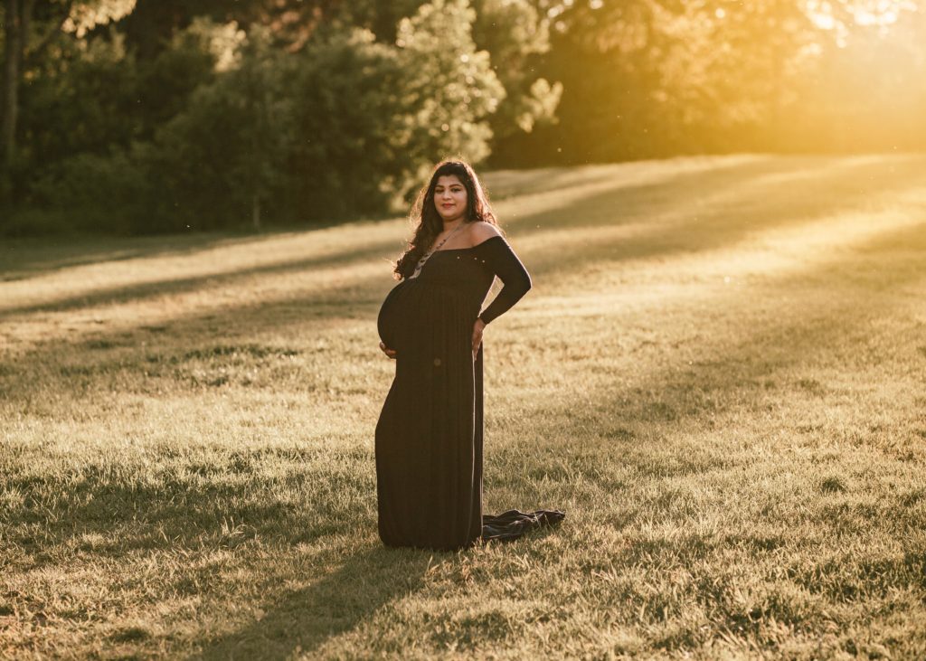 Pregnant Woman in a Blue dress - Calgary Maternity Photographer - Belliam Photos - Wendy Goetz